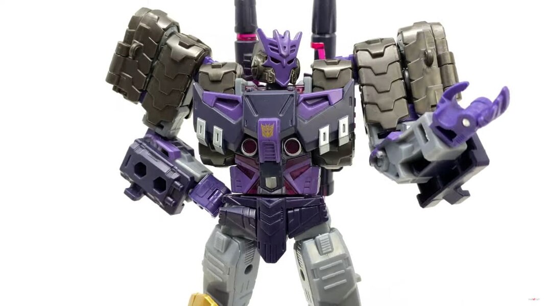 In Hand Image Of Transformers Legacy Evolution Tarn  (21 of 44)